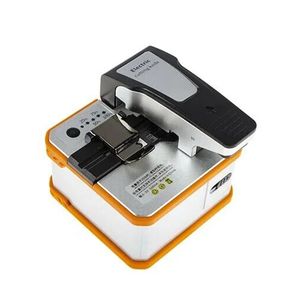 Precision Cutting with Automatic Operation Fusion Splicing Tool Q1s Auto Fiber Cleaver